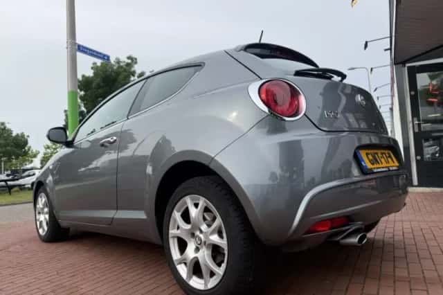 Alfa Romeo MiTo (2011) thumbnail 3