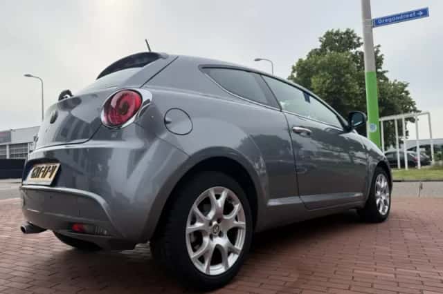Alfa Romeo MiTo (2011) thumbnail 4