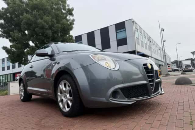 Alfa Romeo MiTo (2011) thumbnail 5