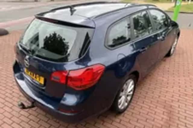 Opel Astra (2012) thumbnail 2