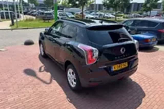 SsangYong Tivoli (2023) thumbnail 3