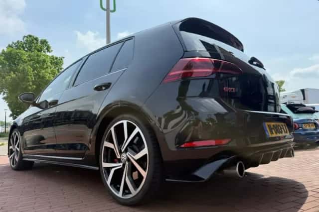 Volkswagen Golf (2019) thumbnail 3