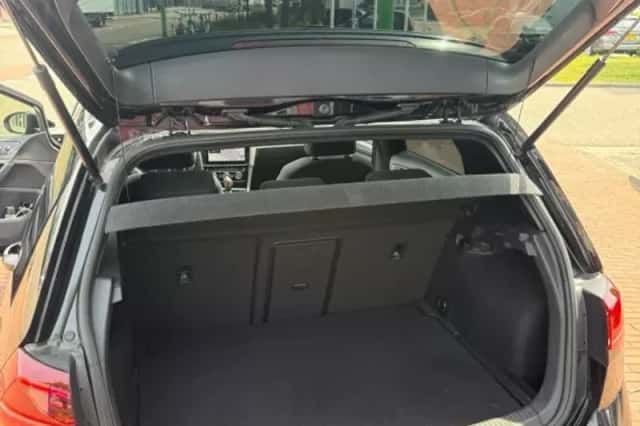 Volkswagen Golf (2019) thumbnail 6