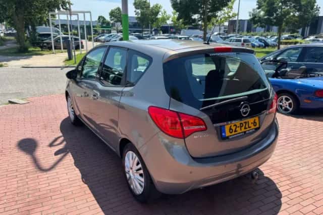 Opel Meriva (2011) thumbnail 2
