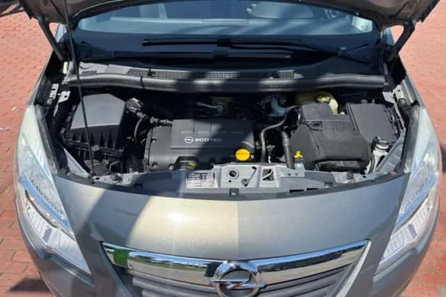 Opel Meriva (2011) thumbnail 3