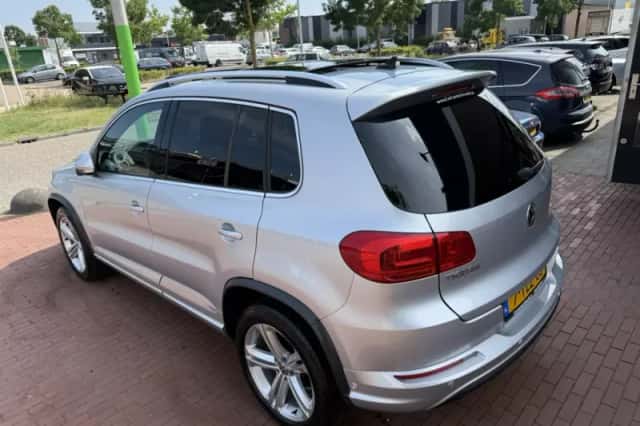 Volkswagen Tiguan (2014) thumbnail 3