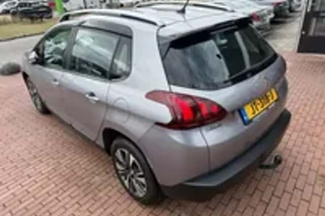 Peugeot 2008 (2016) thumbnail 2