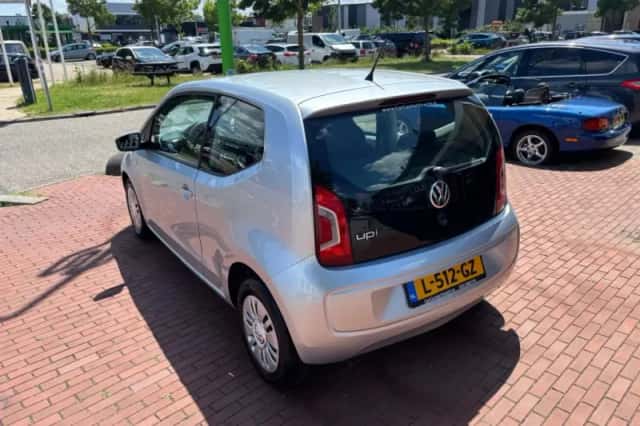 Volkswagen Up! (2016) thumbnail 3