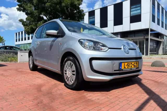 Volkswagen Up! (2016) thumbnail 5