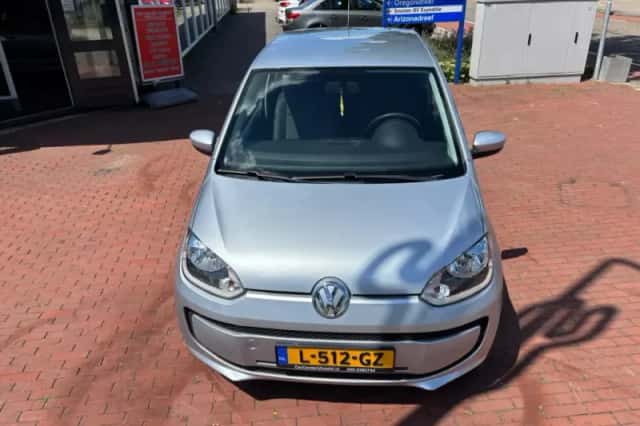 Volkswagen Up! (2016) thumbnail 6
