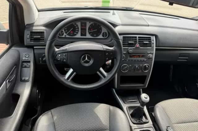 Mercedes-Benz B-Klasse (2008) thumbnail 2
