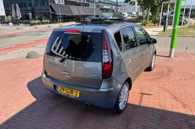 Mitsubishi Colt (2008) thumbnail 4