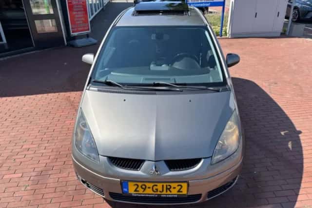 Mitsubishi Colt (2008) thumbnail 6