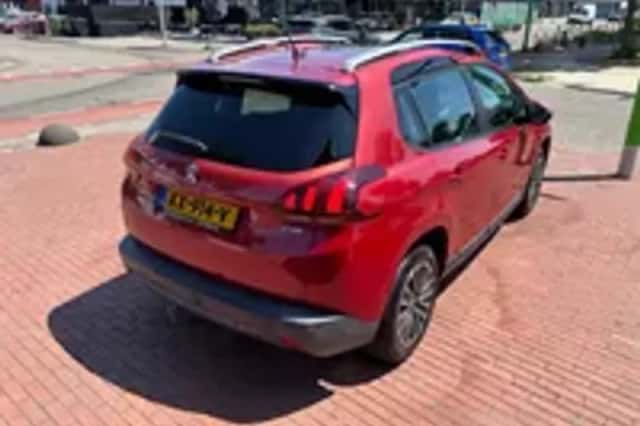 Peugeot 2008 (2016) thumbnail 2