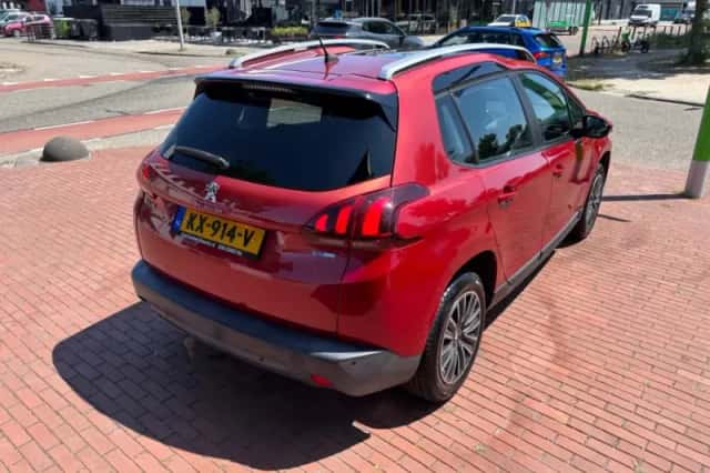 Peugeot 2008 (2016) thumbnail 3