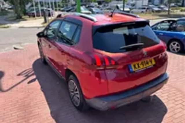Peugeot 2008 (2016) thumbnail 3
