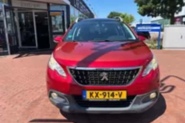 Peugeot 2008 (2016) thumbnail 4
