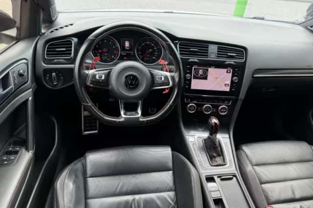 Volkswagen Golf (2013) thumbnail 2