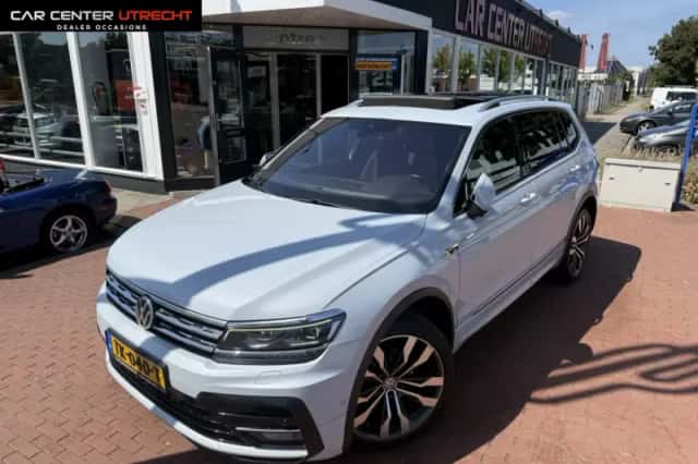 Volkswagen Tiguan (2018) thumbnail 1