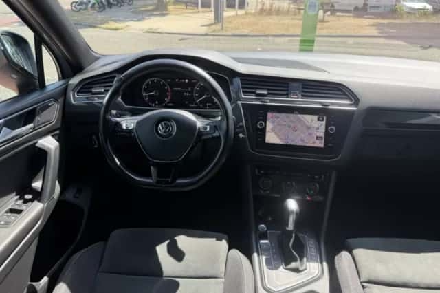 Volkswagen Tiguan (2018) thumbnail 2