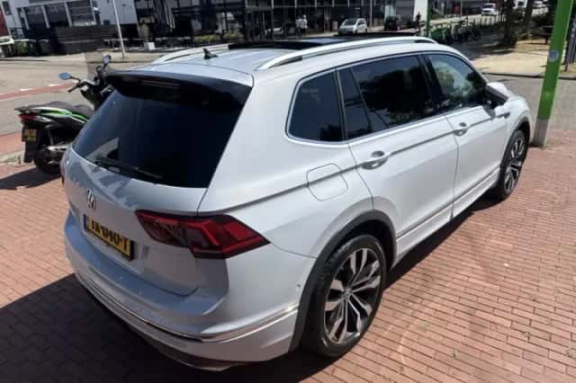 Volkswagen Tiguan (2018) thumbnail 4