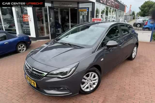 Peugeot 2008 (2017) thumbnail 2
