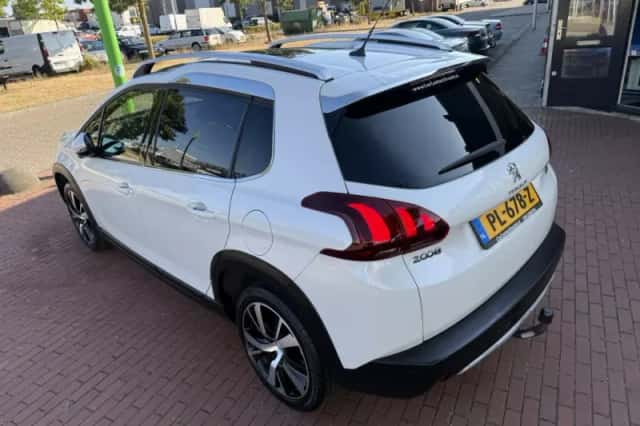 Peugeot 2008 (2017) thumbnail 6