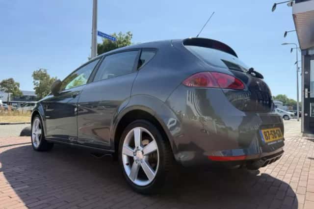 SEAT Leon (2005) thumbnail 4
