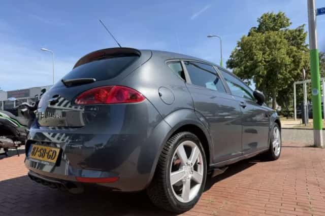 SEAT Leon (2005) thumbnail 5
