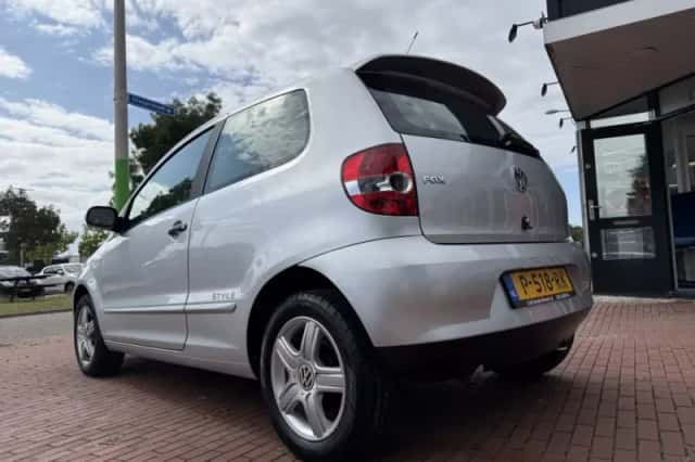 Volkswagen Fox (2011) thumbnail 3