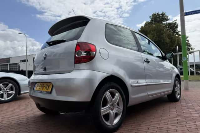 Volkswagen Fox (2011) thumbnail 4