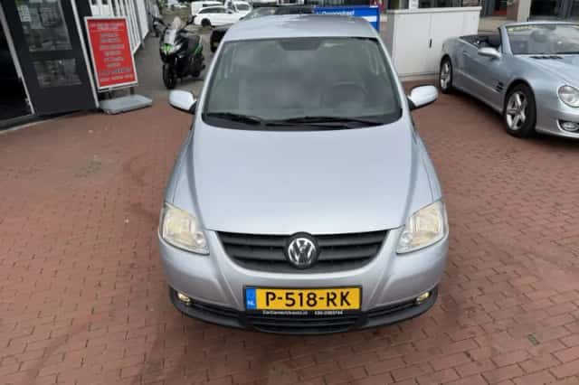 Volkswagen Fox (2011) thumbnail 6
