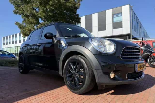 MINI Countryman (2011) thumbnail 6