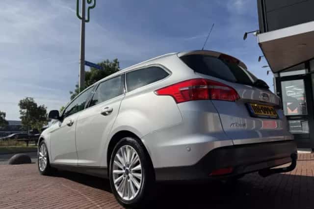 Ford Focus (2015) thumbnail 6