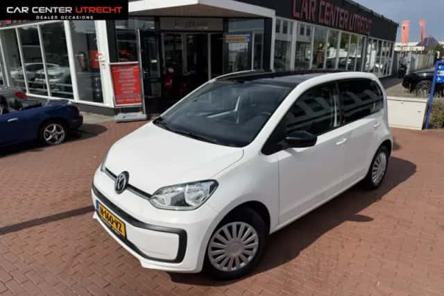 Volkswagen Up! (2017) thumbnail 1