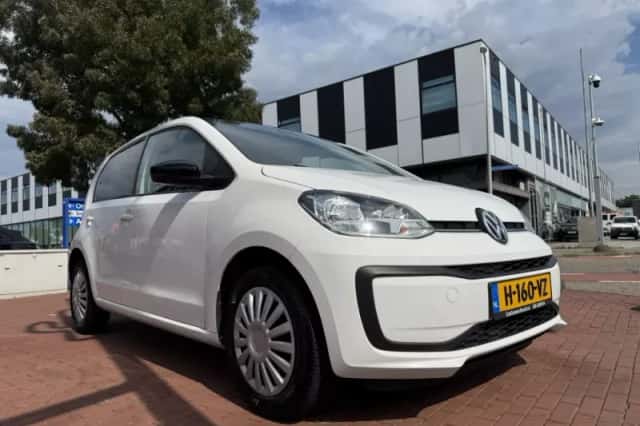 Volkswagen Up! (2017) thumbnail 5