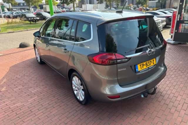 Opel Zafira (2018) thumbnail 3