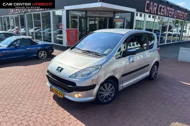 Peugeot 1007 (2006) thumbnail 1