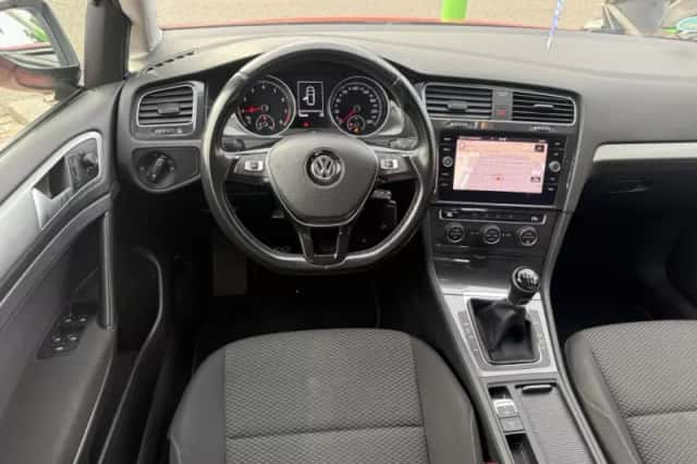 Volkswagen Golf (2019) thumbnail 2