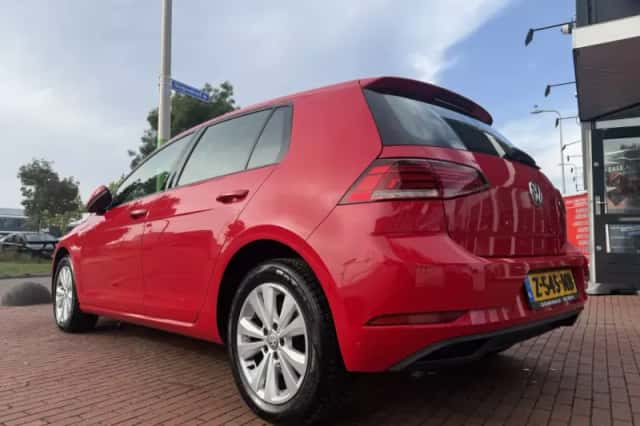 Volkswagen Golf (2019) thumbnail 3