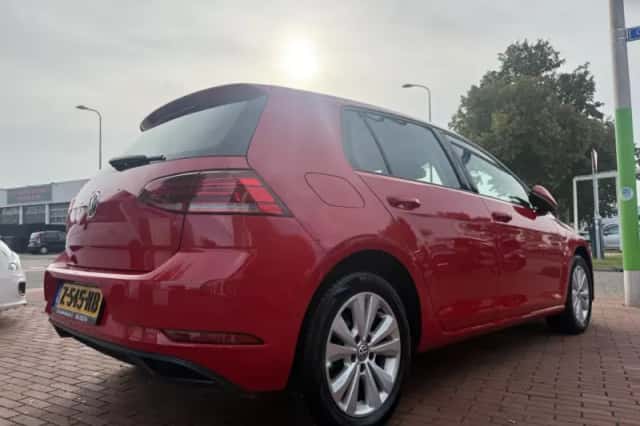 Volkswagen Golf (2019) thumbnail 4