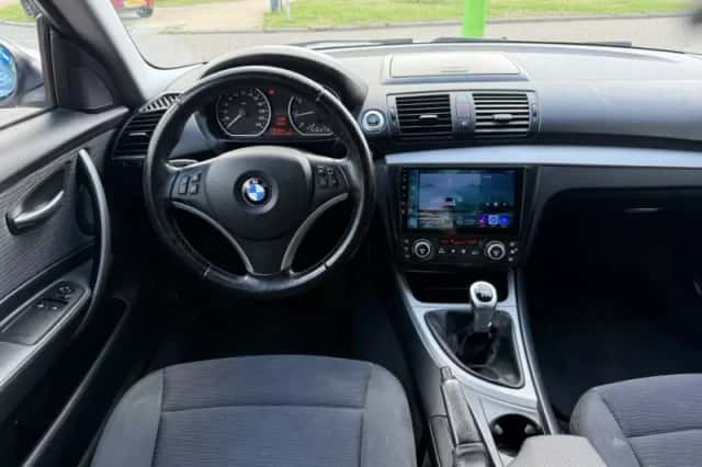 BMW 1-Serie (2009) thumbnail 2