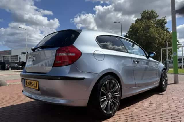 BMW 1-Serie (2009) thumbnail 4