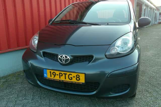 Toyota Aygo (2011) thumbnail 1