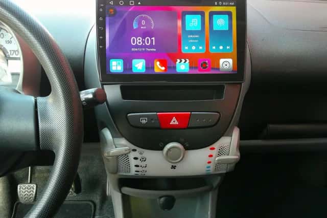 Toyota Aygo (2011) thumbnail 5