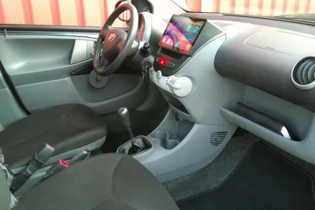 Toyota Aygo (2011) thumbnail 6