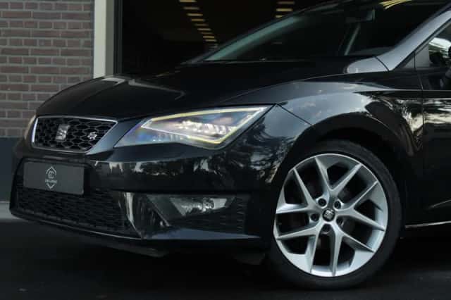 SEAT Leon (2013) thumbnail 2