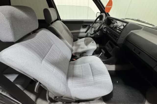 Volkswagen Golf (1988) thumbnail 18