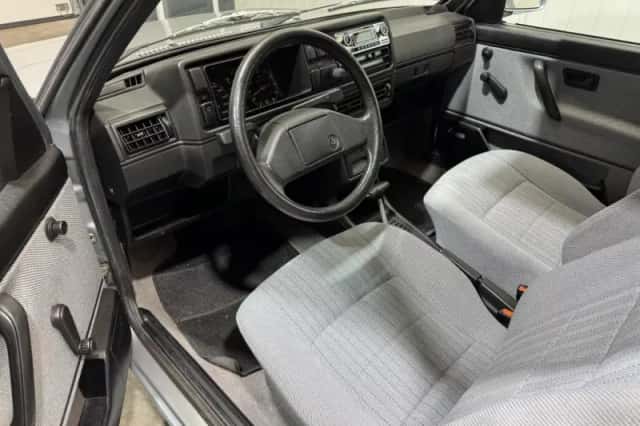 Volkswagen Golf (1988) thumbnail 10