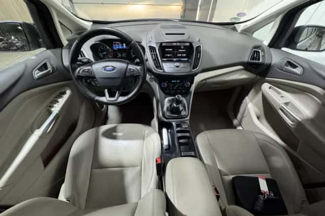 Ford C-Max (2015) thumbnail 12